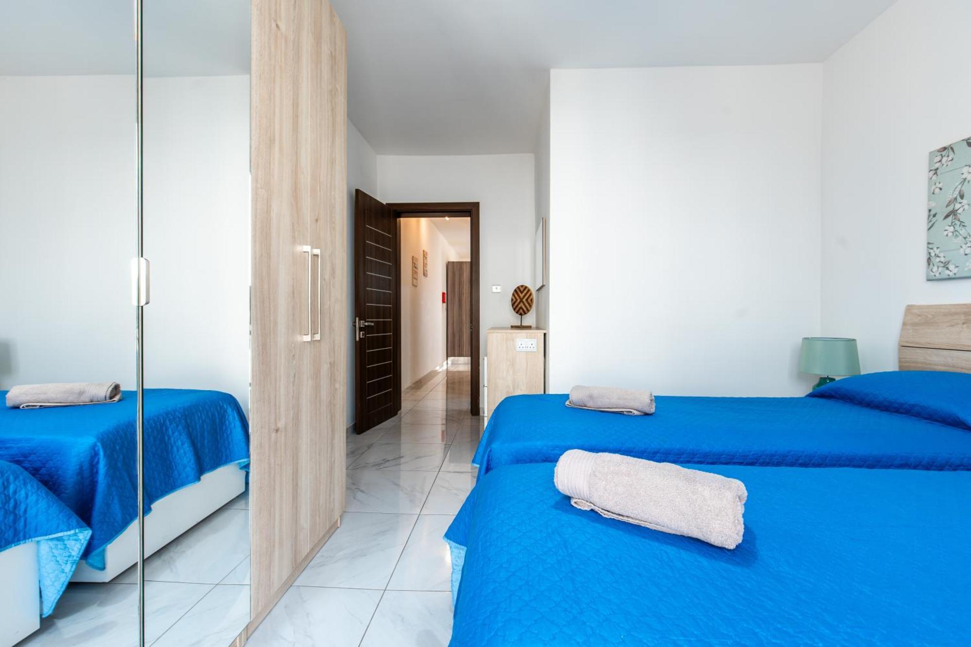 Poseidon Court Penthouse Superior Apartment St. Paul's Bay Bagian luar foto