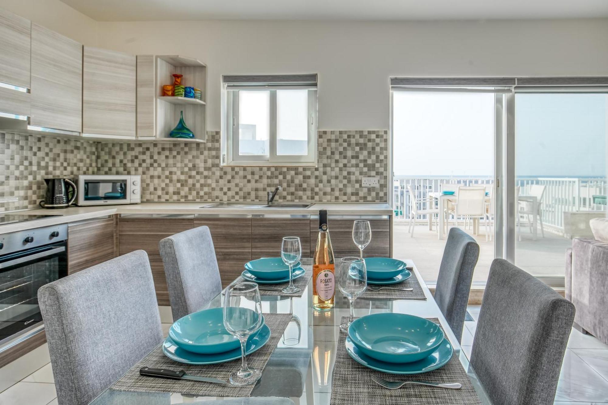 Poseidon Court Penthouse Superior Apartment St. Paul's Bay Bagian luar foto