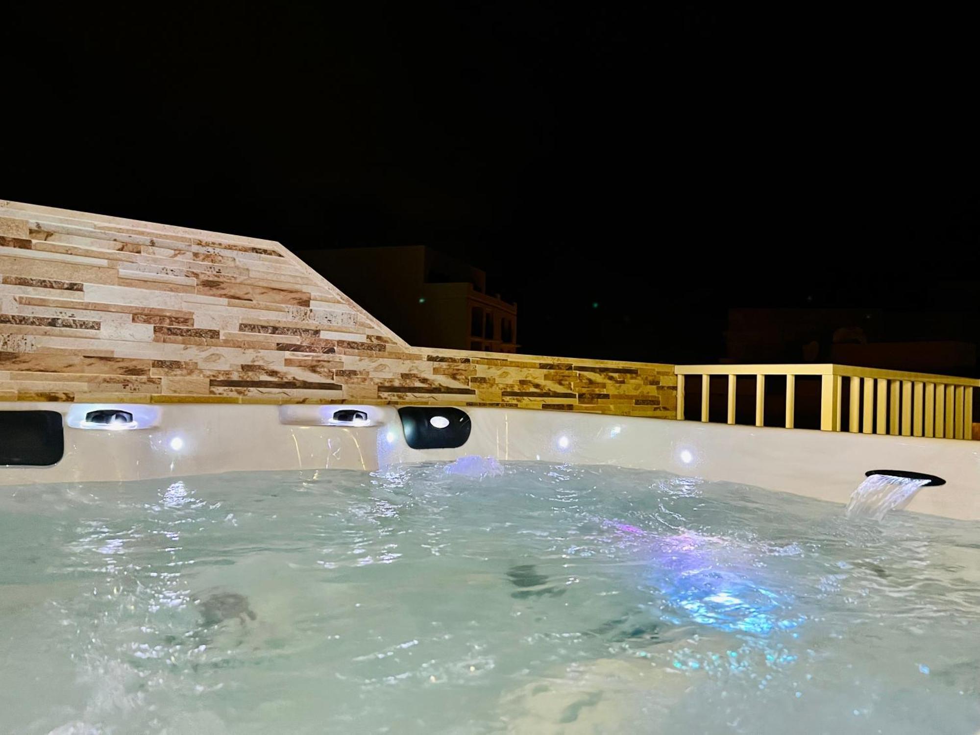 Poseidon Court Penthouse Superior Apartment St. Paul's Bay Bagian luar foto